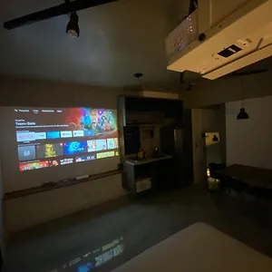  Apartamento 58 New W/ Balcony, Fast Wifi And Movie Screen!